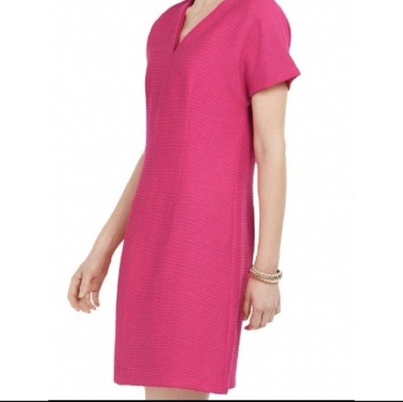 New Natori Women's Hot Pink Short Sleeve Vneck Midi Dress Medium 10 Barbiecore - Picture 2 of 6